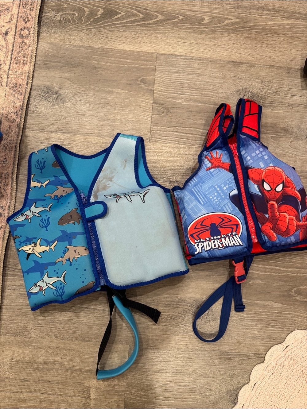 2 set of toddler size small pool safety vests